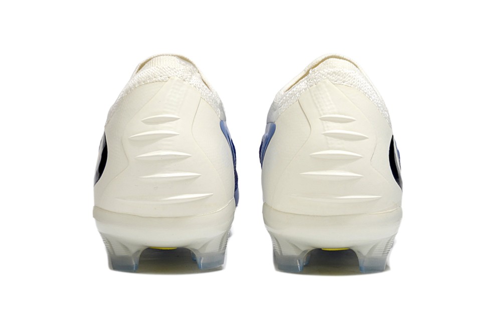 Chuteira Campo NIKE Phantom 6 Elite Low FG Fear Nothing Azul - Branco