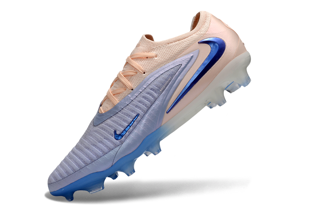 Chuteira Campo NIKE Phantom 6 Elite Low FG na cor Ghost/Guava Ice